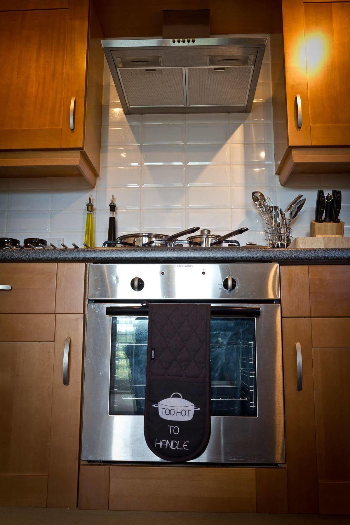 The Lindley Suite - Simple2Let Serviced Apartments ハダーズフィールド エクステリア 写真
