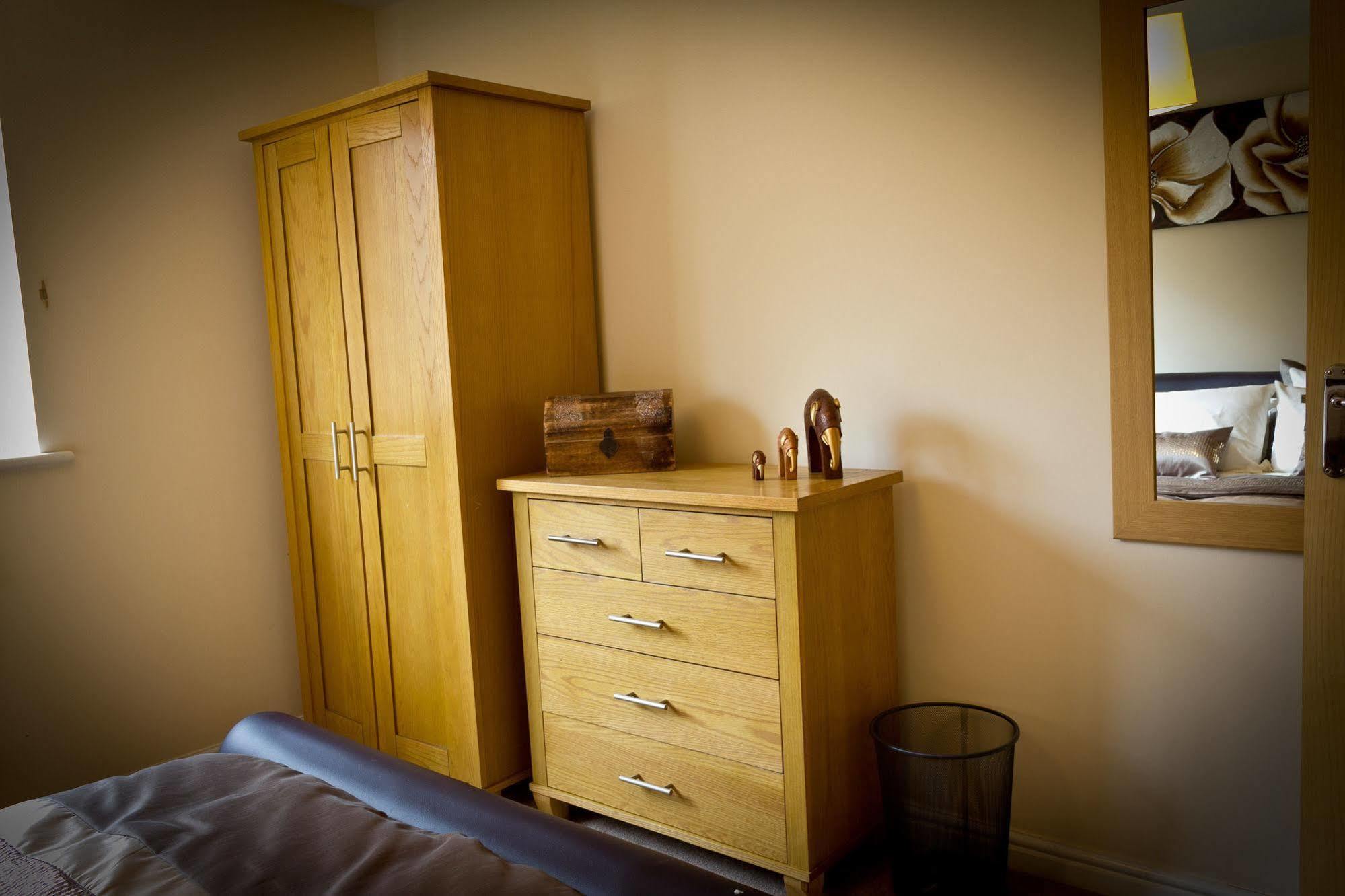 The Lindley Suite - Simple2Let Serviced Apartments ハダーズフィールド エクステリア 写真